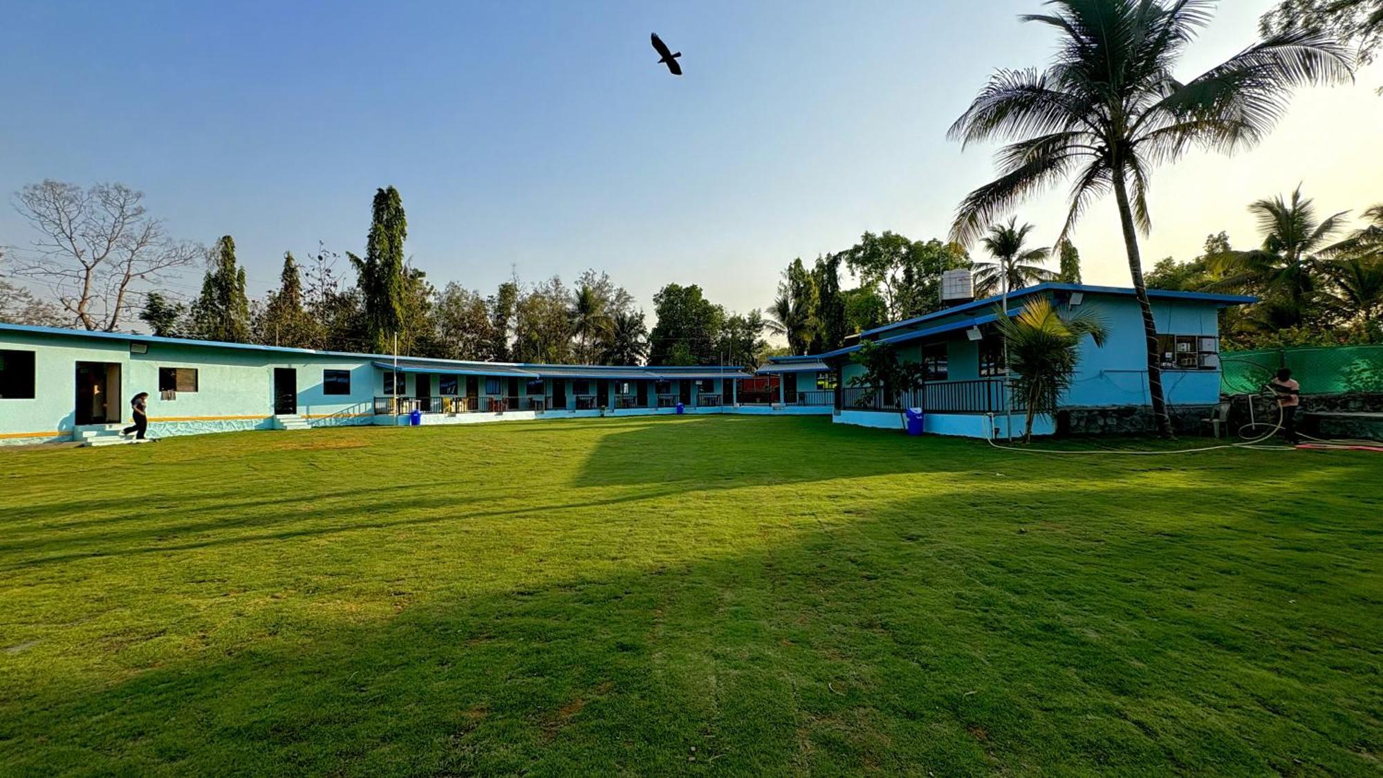 Deep Bhavani Resort 카르자트 외부 사진