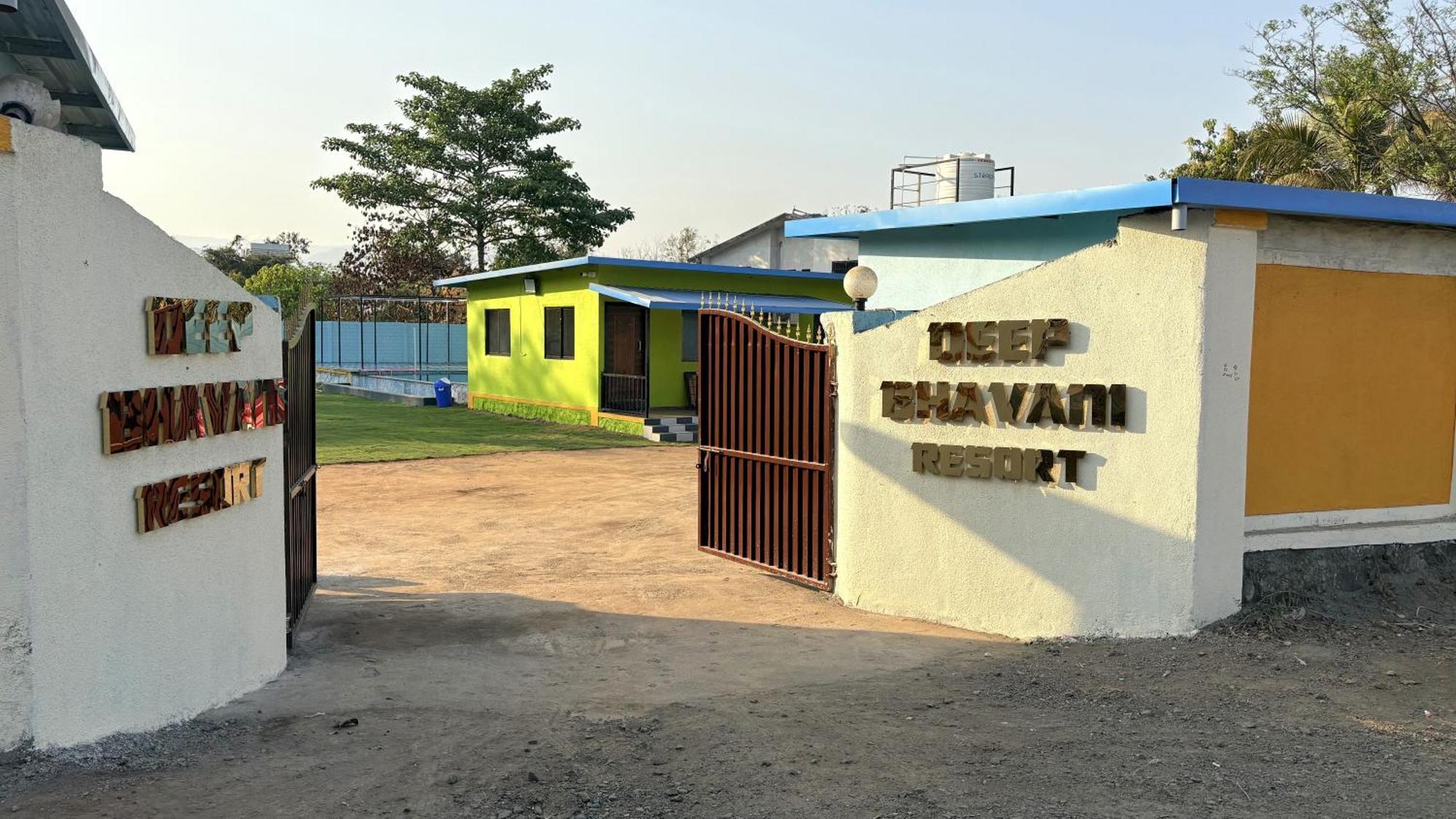 Deep Bhavani Resort 카르자트 외부 사진
