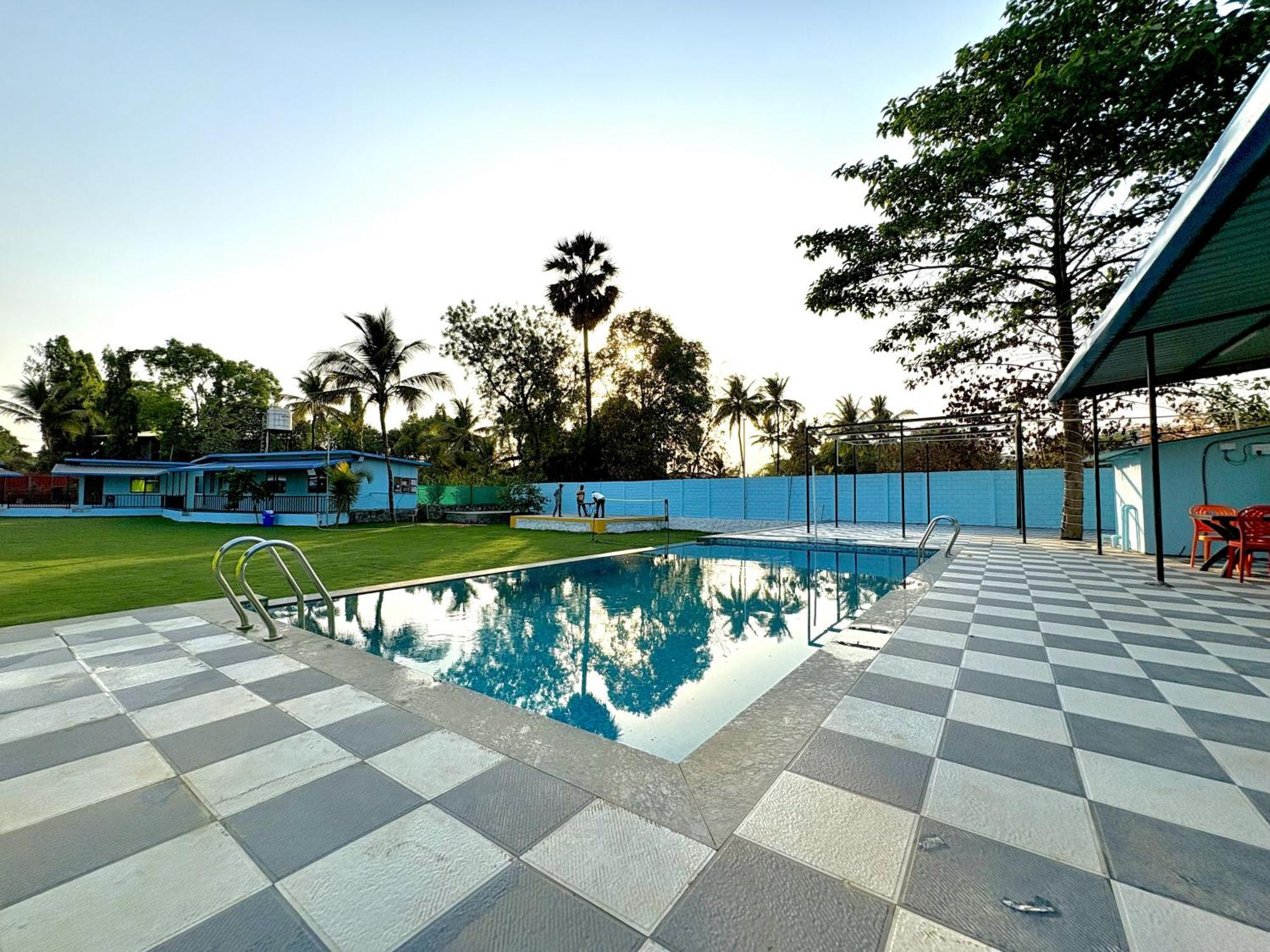 Deep Bhavani Resort 카르자트 외부 사진
